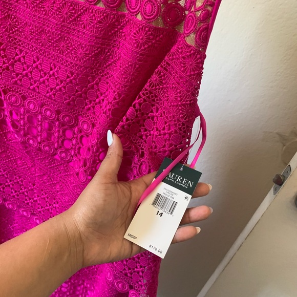 Pink lace dress - Picture 2 of 2